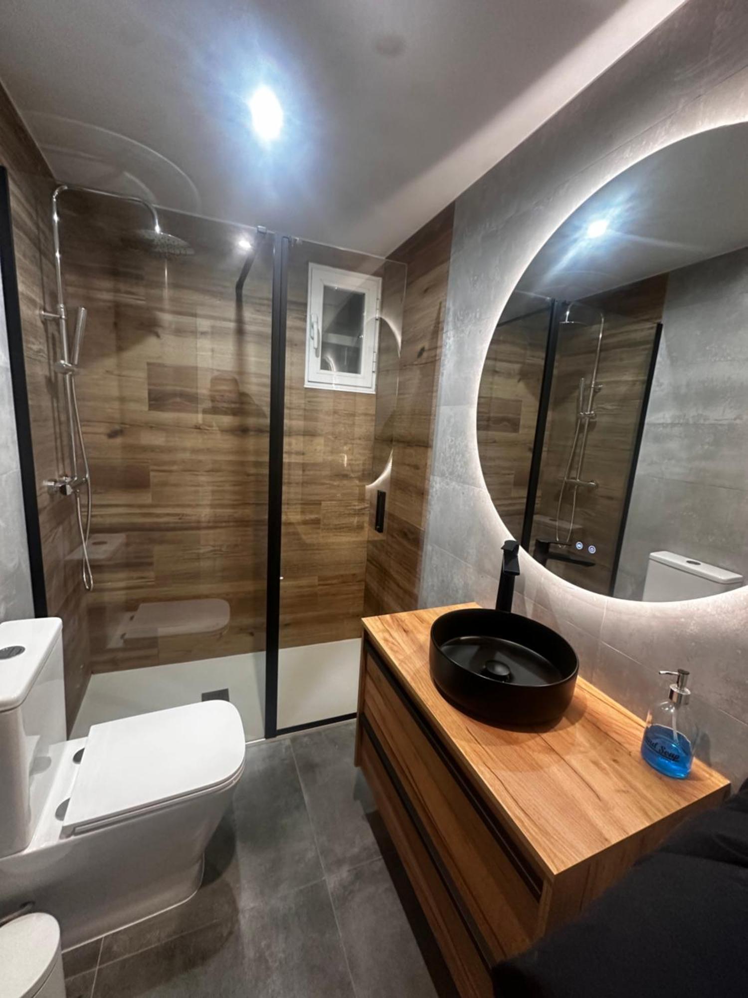 Atuaire Home Preciosa Vivienda Vistas A La Catedral Parking Incluido Burgos Exterior photo